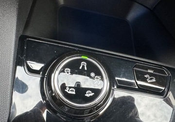 Peugeot 5008 II Crossover 2.0 BlueHDI 150KM 2018 Peugeot 5008 Gt Line,2,0 Hdi,7 osob,Full ledy,El Bagaznik 2.0 Diesel, zdjęcie 17