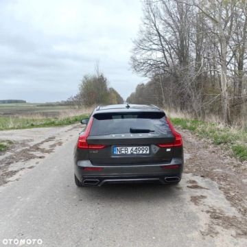 Volvo V60 II  2021 Volvo V60 Volvo V60 2.0 Hybryda Plug-in 253KM, zdjęcie 3