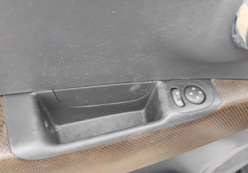 Fiat 500 II Hatchback 3d 1.3 TD 75KM 2007 Fiat 500 2007r, 1.2 Diesel. Uszkodzony prawy przod i tyl. Jezdzi. 1.2, zdjęcie 10