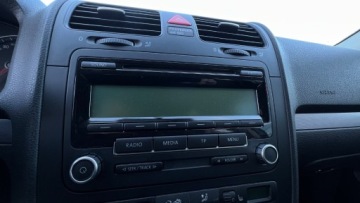 Volkswagen Golf VI 2009 Volkswagen Golf 1.4 TSI 125 km. ladny stan 2 komplety kol 1.4 Benzyna, zdjęcie 9