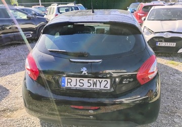 Peugeot 208 I 2015 Peugeot 208 2015r, 1.6 HDI. Uszkodzony przod. Pali. 1.6 Diesel 90KM, zdjęcie 15