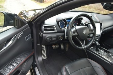 Maserati Ghibli III Sedan Facelifting 3.0 V6 350KM 2017 Maserati Ghibli Nerissimo edition 3.0V6 350KM 2017, zdjęcie 16