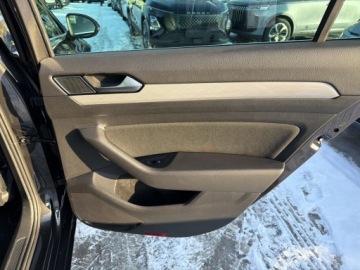 Volkswagen Passat B8 Variant Facelifting 2.0 TDI SCR 150KM 2022 Volkswagen Passat Volkswagen Passat B8 2.0 TDI / B, zdjęcie 39