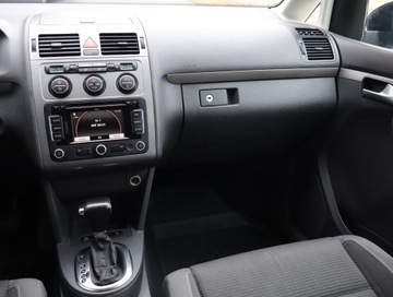 Volkswagen Touran I 2.0 TDI 140KM 2009 VW Touran 2.0 TDI, DSG, 7 miejsc, Navi, Klima, zdjęcie 7