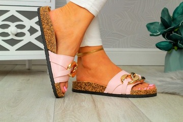 Женские тапочки со стильной пробкой с цепью