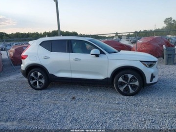 Volvo XC40 2023 Volvo XC 40 B5 Plus Bright Theme 2023 2.0l 2.0 Benzyna 247KM, zdjęcie 6