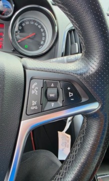 Opel Astra J GTC 2.0 BiTurbo CDTI 195KM 2013 Opel Astra GTC CDTI 195KM LED Infinity Xenon Skora 2.0 Diesel 195KM, zdjęcie 12