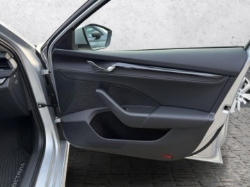 Skoda Octavia IV Liftback 1.5 TSI EVO 150KM 2022 Skoda Octavia Skoda Octavia 1.5 TSI / 150 KM Ambit, zdjęcie 35