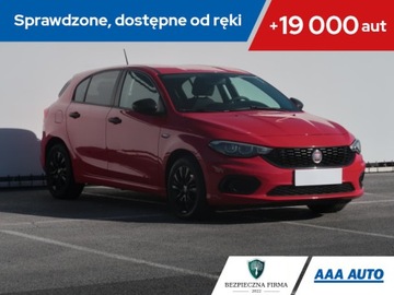 Fiat Tipo II Hatchback 1.4 T-Jet 120KM 2020 Fiat Tipo 1.4 T-Jet, Salon Polska, Serwis ASO