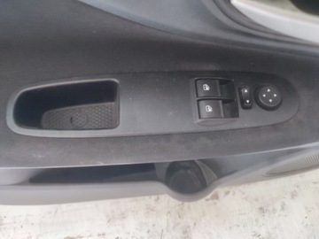 FIAT GRANDE PUNTO FACELIFT 12- PŘEPÍNAČ SKEL LEVÝ