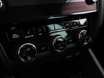 Skoda Octavia III Kombi Facelifting 1.8 TSI 180KM 2017 Škoda Octavia Skoda Octavia DSG full LED navi, zdjęcie 25