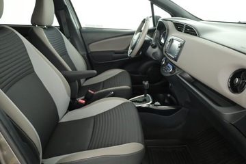 Toyota Yaris III Hatchback 5d Facelifting Hybrid 100KM 2017 Toyota Yaris Hybrid, Salon Polska, Serwis ASO, zdjęcie 6