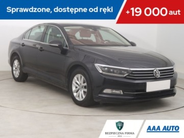 Volkswagen Passat B8 Limousine 2.0 TDI BlueMotion Technology 150KM 2018 VW Passat 2.0 TDI, Salon Polska, Navi, Klima