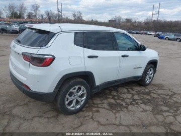 Jeep Compass II 2024 Jeep Compass 2024 Jeep Compass Sport 4x4 2.0 Benzyna 200KM, zdjęcie 3