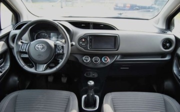 Toyota Yaris III Hatchback 5d Facelifting 2017 1.0 VVT-i 72KM 2019 Toyota Yaris GWARANCJA, 1. Rej. 2020r, Benzyna, Asystent pasa, Swietnie ut, zdjęcie 8