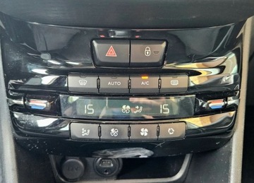 Peugeot 2008 I SUV 1.2 VTi 82KM 2013 Peugeot 2008 Benzyna,Serwisowany,2 kpl kol,Polecam 1.2 Benzyna 82KM, zdjęcie 28