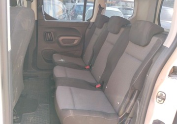 Toyota 2021 Toyota Proace City Verso XI 2021r, 1.5 Diesel. Uszkodzony przod i lekko ty, zdjęcie 8