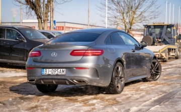 Mercedes Klasa E W213 Cabrio 2.0 200 184KM 2018 Mercedes-Benz Klasa E Mercedes-Benz Klasa E W213 2.0 4Matic 184KM AMG-Line, zdjęcie 6