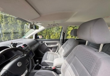 Volkswagen Touran I 2.0 FSI 150KM 2007 Volkswagen Touran 2.0 Benzyna Ladny Stan Klimatronik Kamera NAVI Zadbany, zdjęcie 13