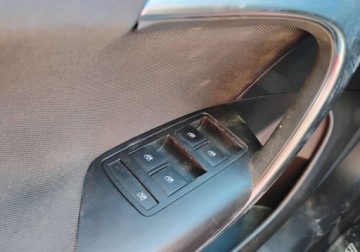 Opel Insignia I Sedan Facelifting 2.0 CDTI ECOFLEX 140KM 2014 Opel Insignia 2014r, 2.0CDTI. Uszkodzony tyl. Jezdzi. 2.0 Diesel 140KM, zdjęcie 9