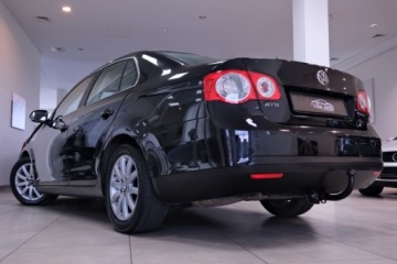 Volkswagen Jetta V 1.9 TDI 105KM 2008 Volkswagen Jetta Po wymianie rozrzadu 1.9 Diesel 105KM, zdjęcie 8