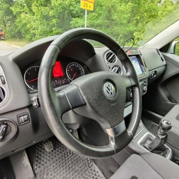Volkswagen Tiguan I SUV 2.0 TDI CR DPF 140KM 2009 Volkswagen Tiguan 2.0 TDI 4x4 Xenon Android Hak Czujniki Parkowania 2.0, zdjęcie 23