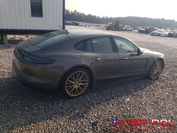 Porsche Panamera II 2023 Porsche Panamera _GTS_4x4_V8_4.0 L_473 km_2023r 4.0 Benzyna 473KM, zdjęcie 2