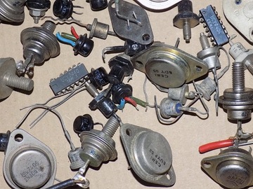 ТИРИСТОРЫ - ТРАНЗИСТОРЫ - ДИОДЫ - ИМС - КОМПЛЕКТ. 77 шт.