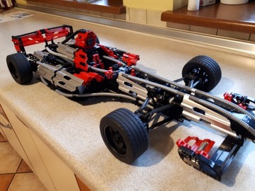 Lego Technic bolid Formuły 1 .