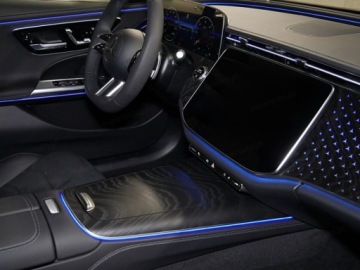 Mercedes Klasa E W214 Sedan 2.0 220d 197KM 2025 E Klasa 220 d 4-Matic AMG 2.0 (197KM) 2025, zdjęcie 11