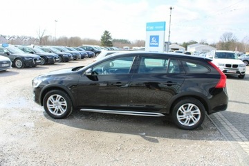 Volvo V60 I Kombi Facelifting 2.0 D4 DRIVE-E 190KM 2018 Volvo V60 Cross Country Momentum 190HP F-vat Salon, zdjęcie 8