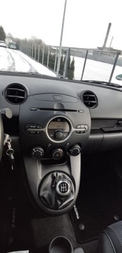Mazda 2 II Hatchback 5d 1.3 86KM 2008 Mazda 2 1.3 benz ,bezwypadek,nowy rozrzad,tarcze klocki 1.3 Benzyna 86KM, zdjęcie 17