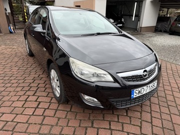 Opel Astra J Hatchback 5d 1.4 Twinport ECOTEC 100KM 2012 Opel Astra TYLKO125tyśkm SELECTION 2012 Klima 5D ZADBANA 1.4 Zwykła Benzyna, zdjęcie 2