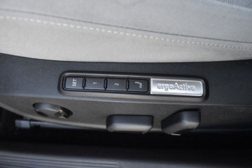 Volkswagen Golf VIII Variant 1.5 eTSI 150KM 2021 Volkswagen Golf Variant Variant 1.5TSI 150KM Pakiety LED ACC Podgrz.fotele, zdjęcie 26