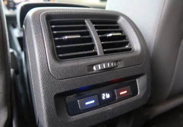 Volkswagen Touran III 1.5 TSI EVO 150KM 2020 Volkswagen Touran Salon Polska, ASO, PDC, Navi, Climatronic, DSG, FVAT23, zdjęcie 18