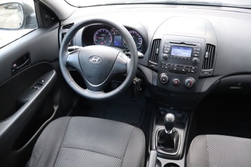 Hyundai i30 I CW Facelifting 1.4 DOHC 109KM 2010 Hyundai i30 1.4 CVVT, Klima, zdjęcie 6