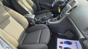 Opel Astra J Sports Tourer Facelifting 1.4 Turbo ECOTEC 140KM 2015 Opel Astra Duża Navi Podgrzewana Kierownica, zdjęcie 18