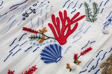 БЕЛАЯ ДЛИННАЯ БЛУЗКА С ВЫШИВКОЙ, МОРСКАЯ ВЫШИВКА L