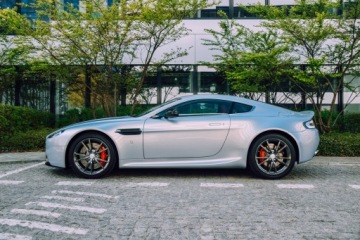 Aston Martin 2015 Aston Martin V8 Vantage, zdjęcie 2