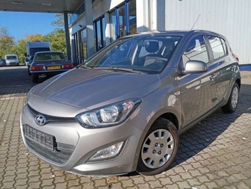 Hyundai i20 I Hatchback 5d Facelifting 1.2 DOHC 85KM 2012 Hyundai i20 1.2 PROSTA benzyna KLIMATYZACJA stan idealny BEZ rdzy 1.2 86KM, zdjęcie 1