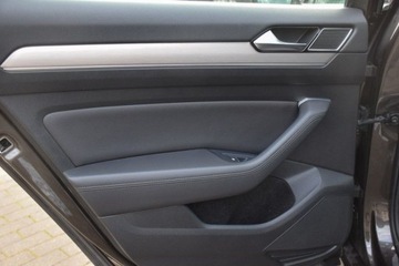 Volkswagen Passat B8 Limousine 1.8 TSI BlueMotion Technology 180KM 2016 Volkswagen Passat 1.8TSI 180KM HIGHLINE LED Navi Kamera Gwarancja 12m-cy A, zdjęcie 34