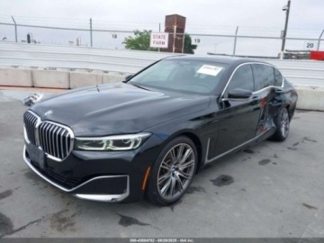 BMW Seria 7 G70 2022 BMW Seria 7 2022r., 4x4, 4.4L 4.4 Benzyna 523KM, zdjęcie 1