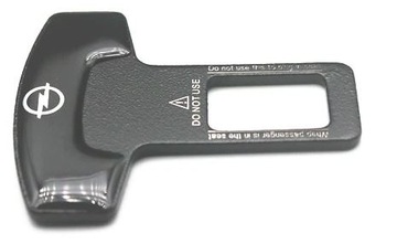 Разъем ремня безопасности с логотипом OPEL.