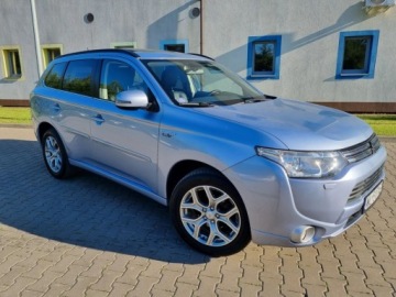 Mitsubishi Outlander III 2013 Mitsubishi Outlander Outlander III 2.0 PHEV Plug-In Hybrid Instyle 4WD 4x4, zdjęcie 1