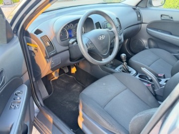 Hyundai i30 I Hatchback 1.4 109KM 2010 Hyundai i30 1.4 109KM Klima Sprawdz 1.4 Benzyna 109KM, zdjęcie 17