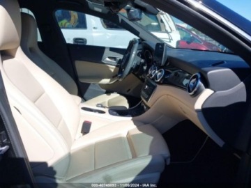 Mercedes CLA C118/X118 2019 Mercedes-Benz CLA Mercedes-Benz CLA 250 2.0 Benzyna 208KM, zdjęcie 8