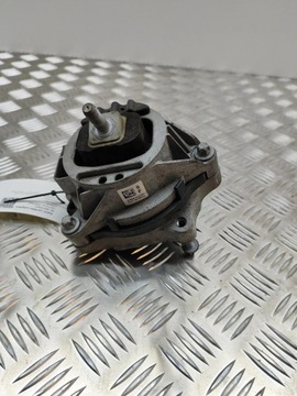 BMW 4 F32 F33 2016 LEVÝ STRANA DRŽÁK / DRŽÁKY MOTORU