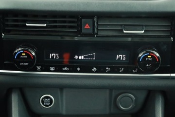 Nissan Qashqai III Crossover 1.3 DIG-T MHEV 158KM 2022 Nissan Qashqai 1.3 DIG-T MHEV, Salon Polska, zdjęcie 11