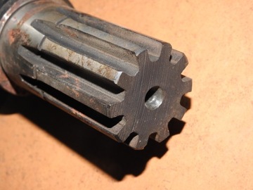 Вал редуктора Ursus C-330, вилочный погрузчик Рак Сухеднюв