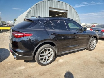 Alfa Romeo Stelvio SUV 2.0 Turbo 280KM 2018 Alfa Romeo Stelvio Ti Sport 2018 2.0l 2.0 Benzyna 280KM, zdjęcie 3